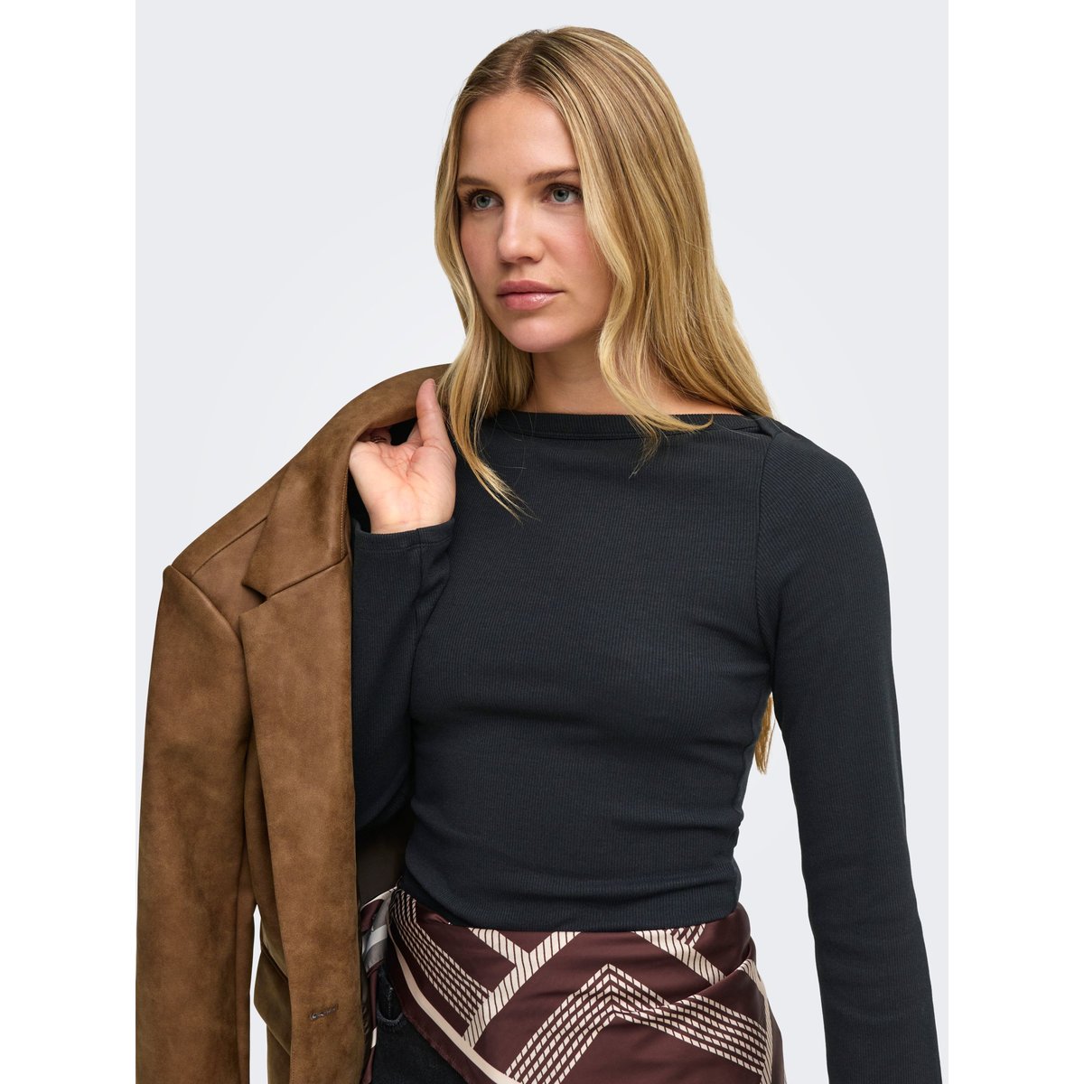 Top black 1, JDY