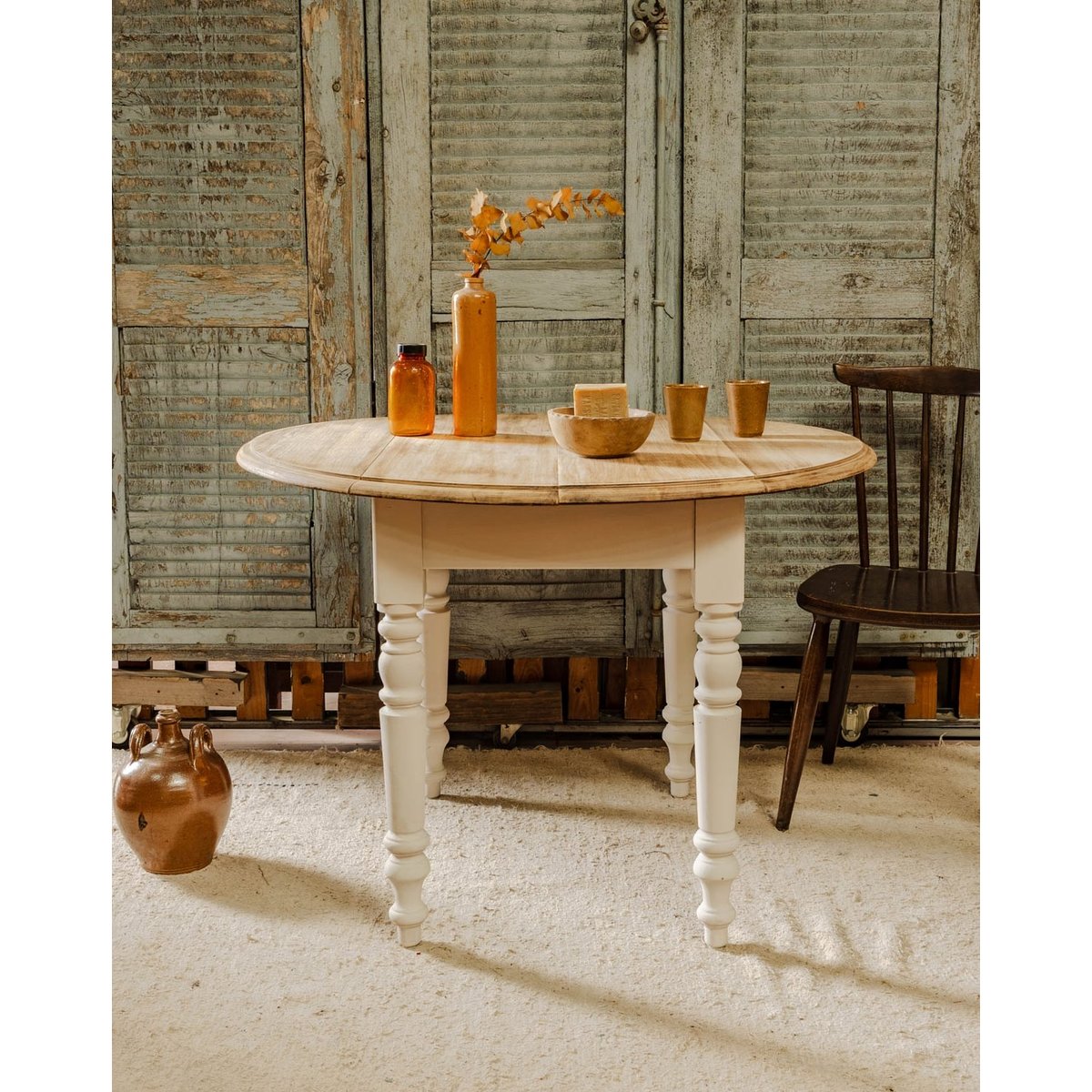 Table à manger ronde en bois Romy N°1490 - Bon état bois clair, DEBONGOUT