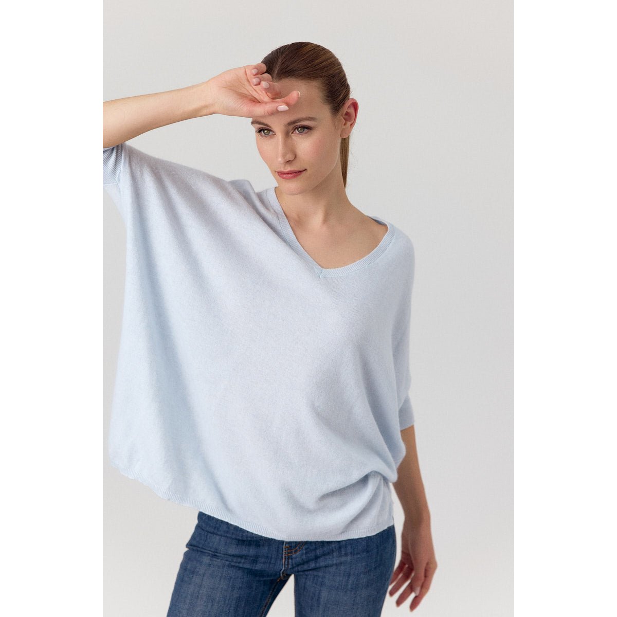 Pull oversize en maille douce avec col V et manches amples LAURINA bleu marine, ARTLOVE