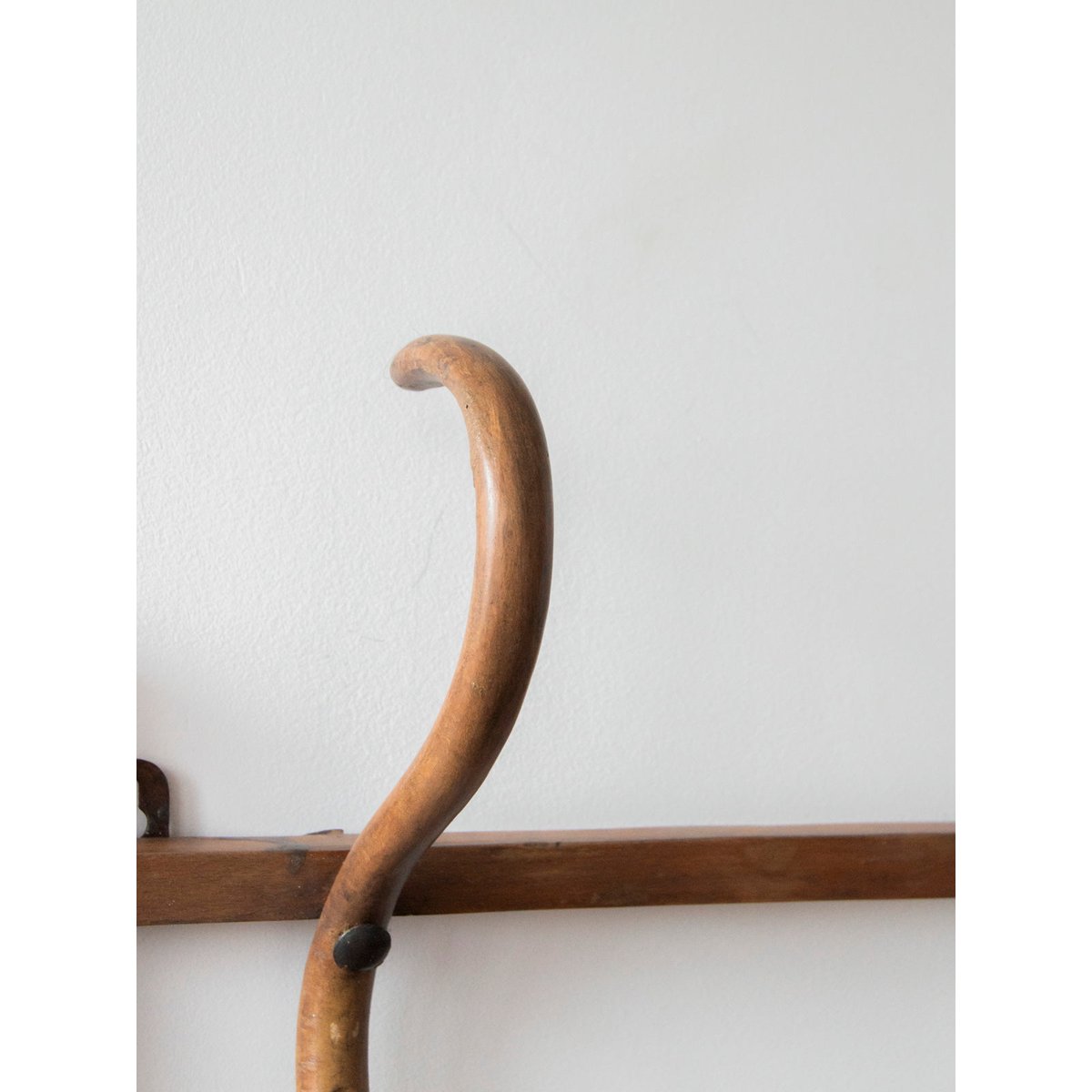 Porte-manteau style Thonet Max N°244 - Bon état bois clair, DEBONGOUT