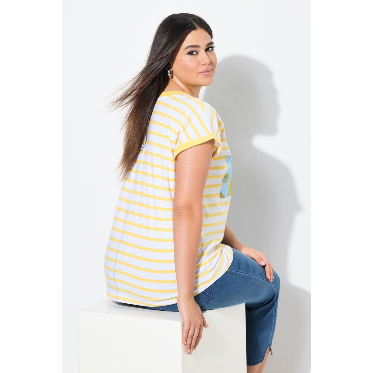 T-shirt oversize à rayures. Col rond jaune soleil, ULLA POPKEN