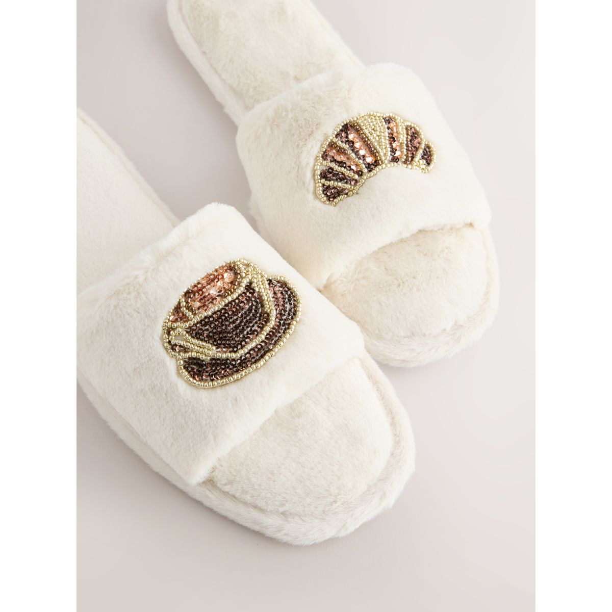 Chaussons sandales à croissant écru, NEXT