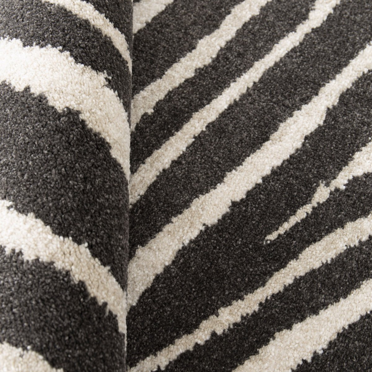 Tapis graphique à motif zébré- ZEBRA gris anthracite, DRAWER