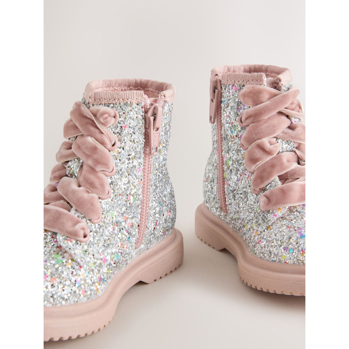 Bottines à lacets paillettes argentées/roses, NEXT