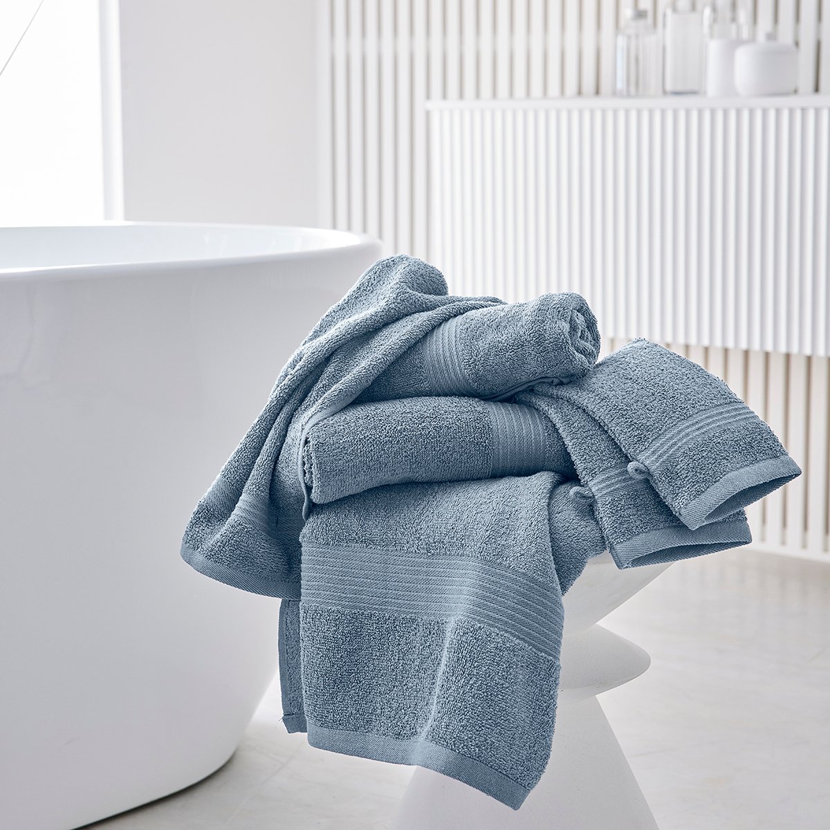 Maxi drap de bain uni ESSENTIAL bleu ardoise, TODAY
