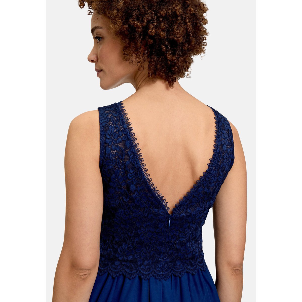 Robe de soirée en dentelle festival blue, VERA MONT