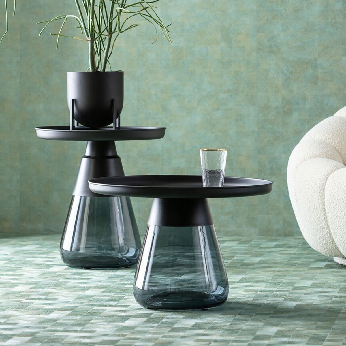 Table d'appoint en verre et acier, BOTTIGLIA noir, KARE DESIGN