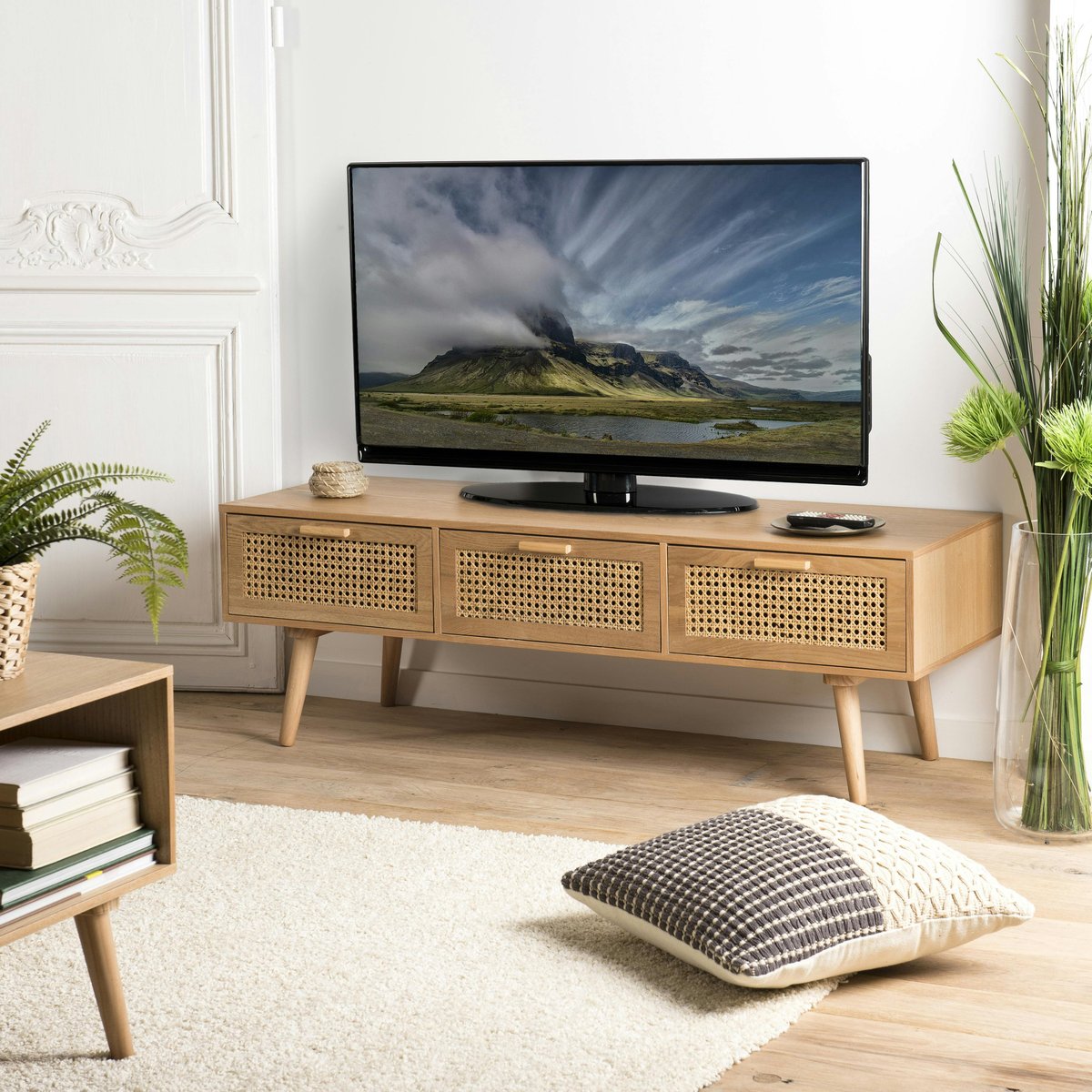 Meuble TV 120cm en bois avec cannage rotin 3 tiroirs style vintage PALMA bois naturel, PIER IMPORT
