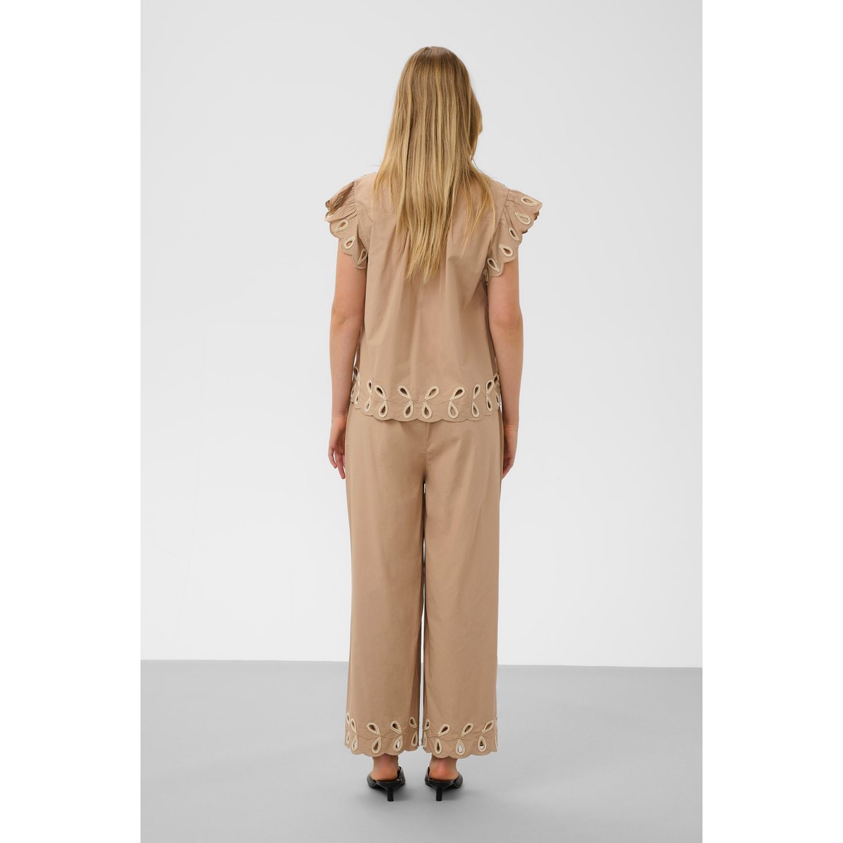 Blouse à manches courtes beige silver mink, SOAKED IN LUXURY