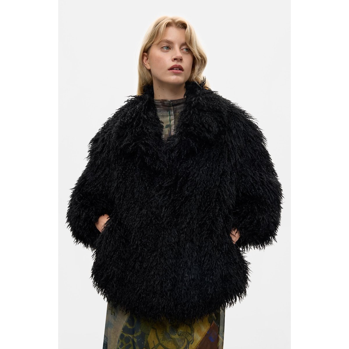 Manteau court noir, DESIGUAL