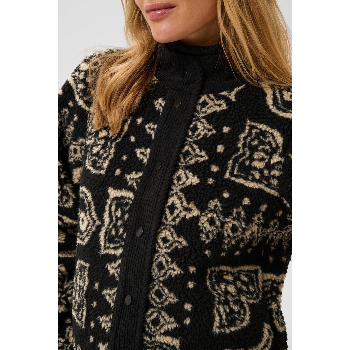 Manteau noir meteorite w. graphic print, KAFFE