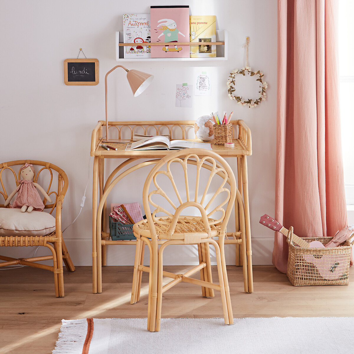 Am&eacute;nager un espace ludique et fonctionnel pour la rentr&eacute;e avec un bureau enfant