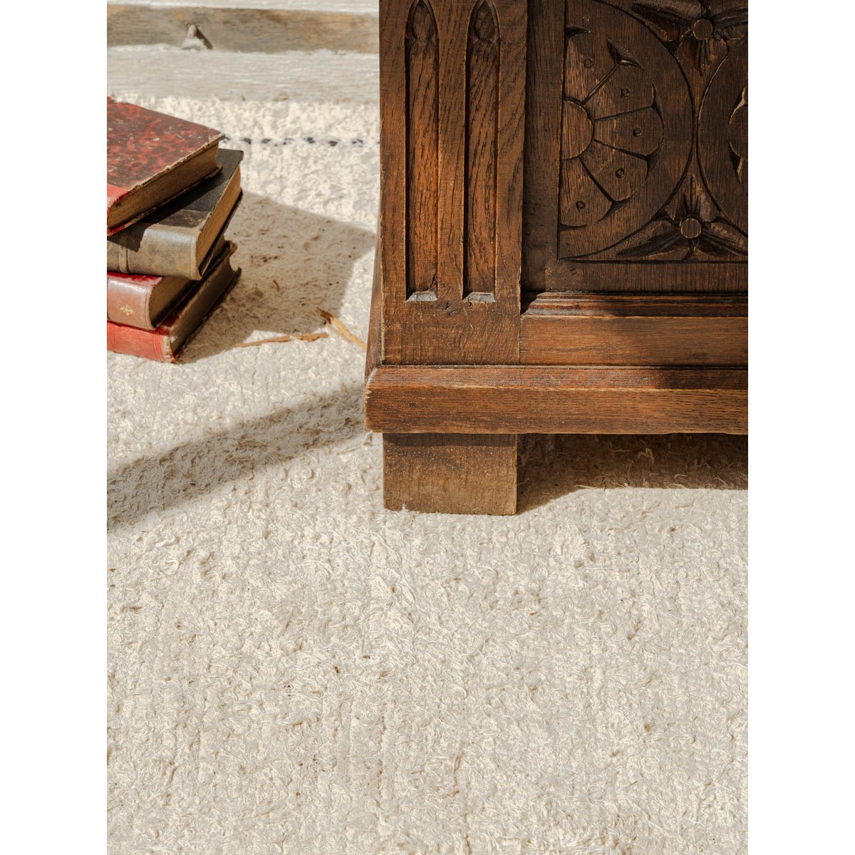 Banc coffre d'église en bois Antoine N°414 - Bon état bois foncé, DEBONGOUT