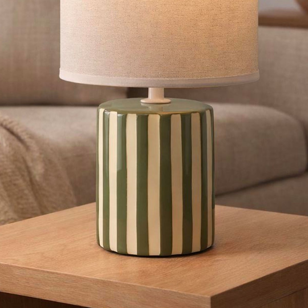 Lampe à poser en céramique rayée vert et blanc 16x16x27.5cm vert, VERSA