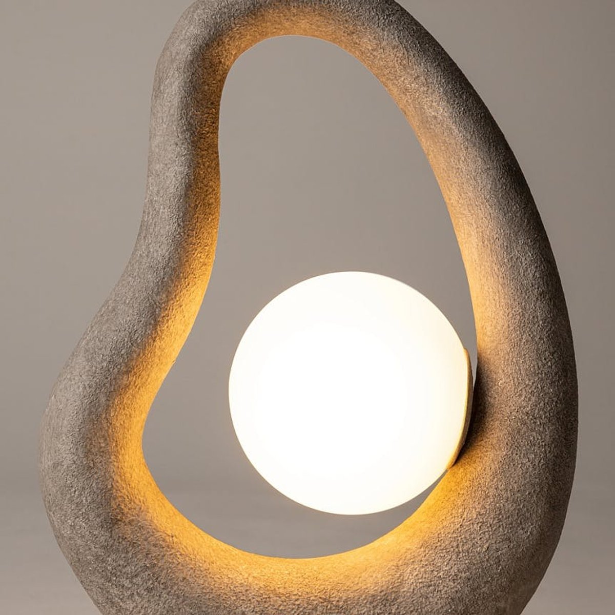 Lampe à poser organique 1 globe LULING gris, PIER IMPORT