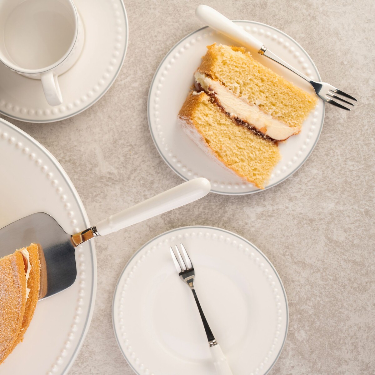 Set of 4 Signature Cake Plates white, MARY BERRY