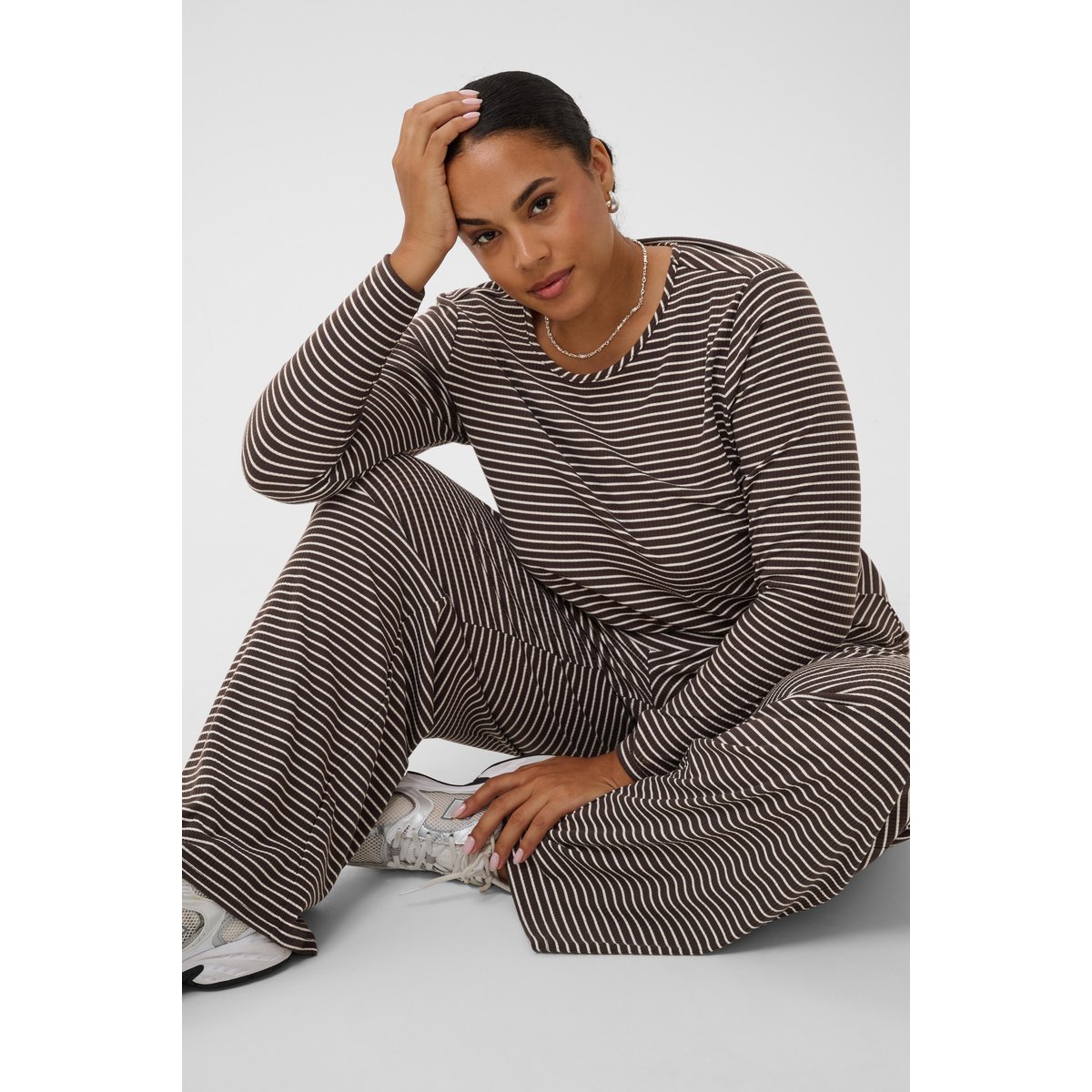 Pantalon Tricoté marrno blanc coffeebean/chalk stripe, KAFFE CURVE