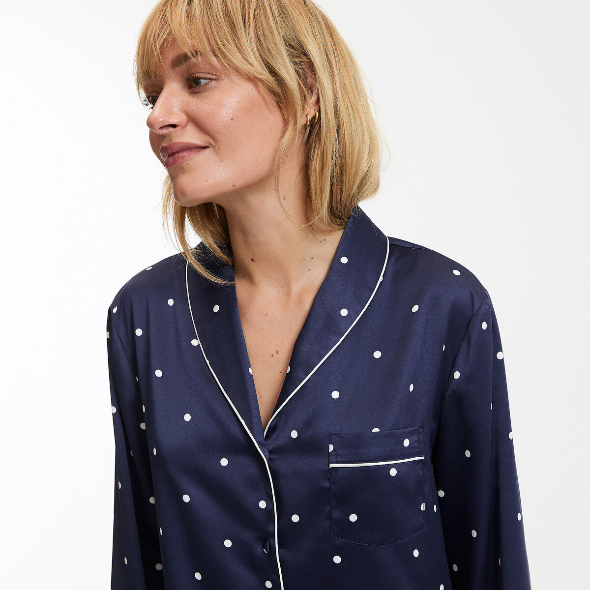 Pyjama en satin, imprimé pois marine pois blanc, ANNE WEYBURN