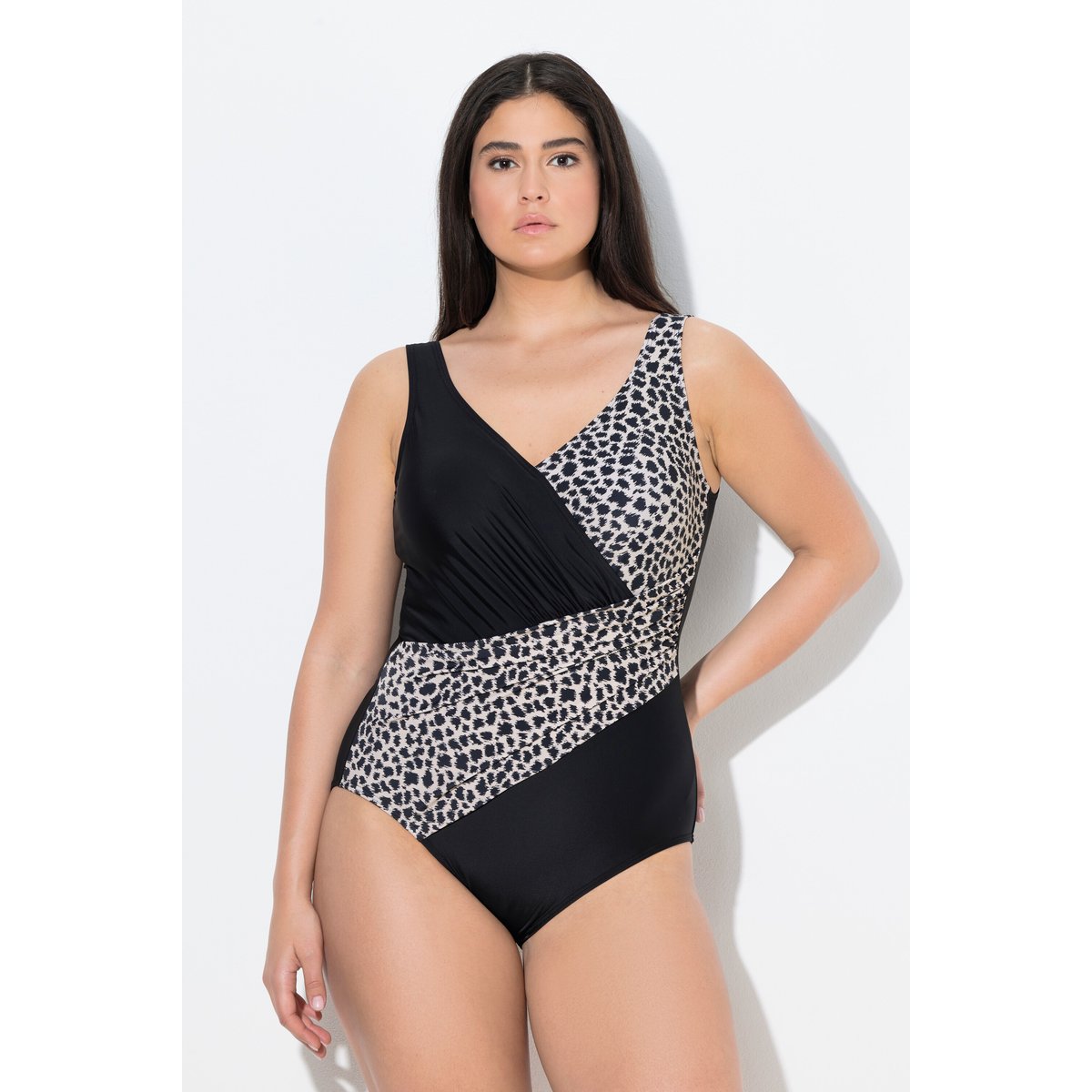 Maillot de bain à bonnets souples. Effet noir, ULLA POPKEN