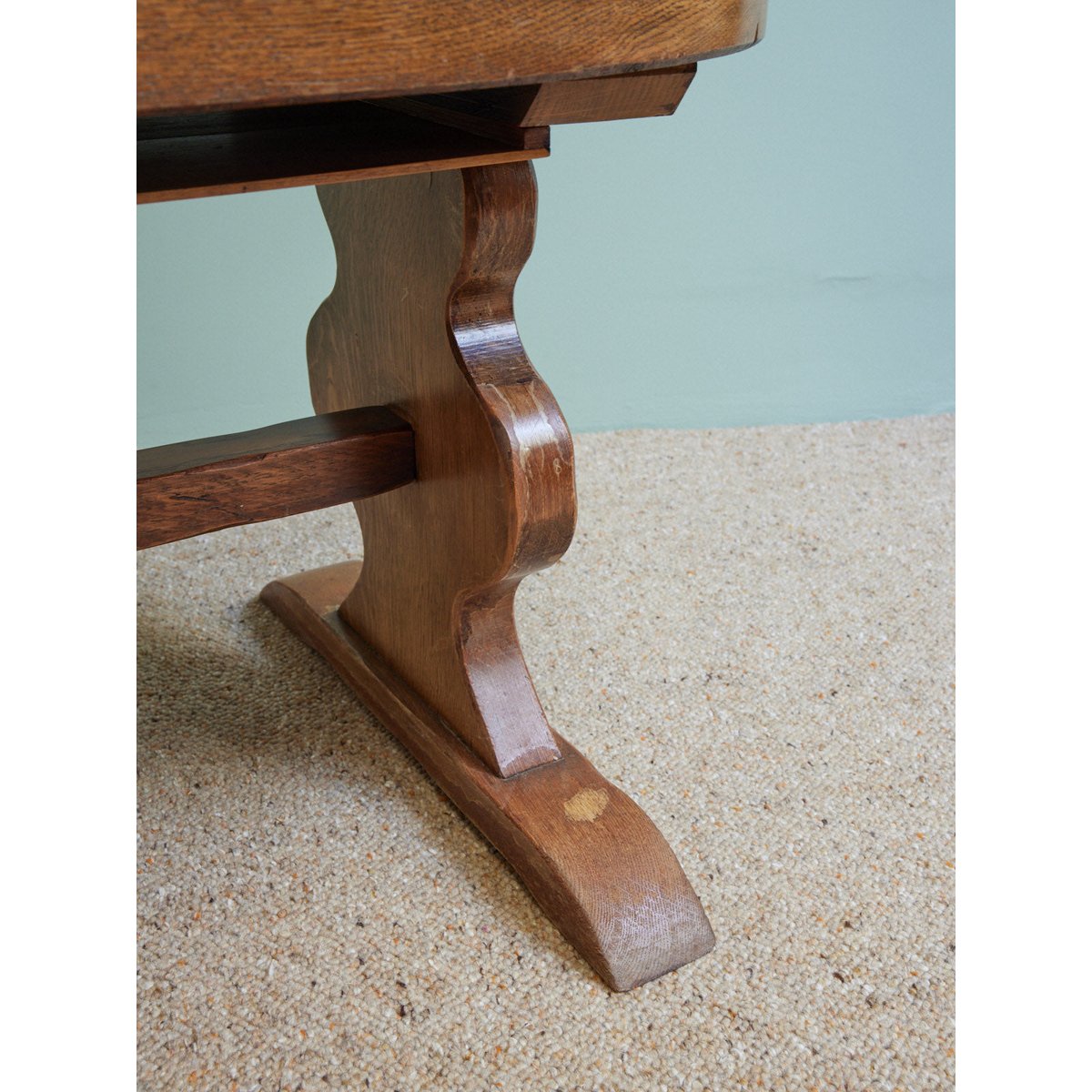 Table basse ovale en bois brut Donna N°1596 - Bon état bois foncé, DEBONGOUT