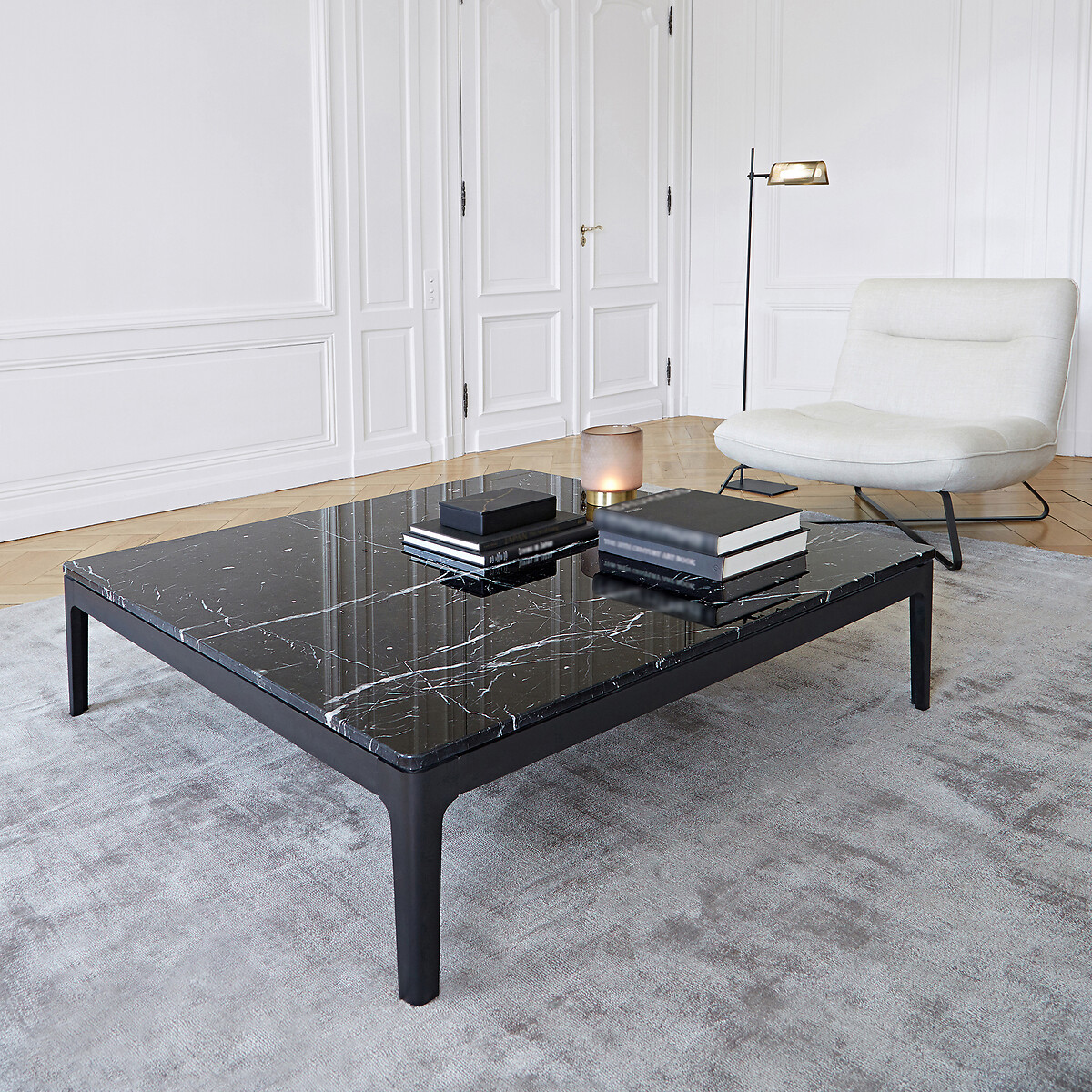 Mesa de centro de mármol negro y roble macizo, Helda, diseño de Emmanuel Gallina mármol negro, AM.PM X EMMANUEL GALLINA