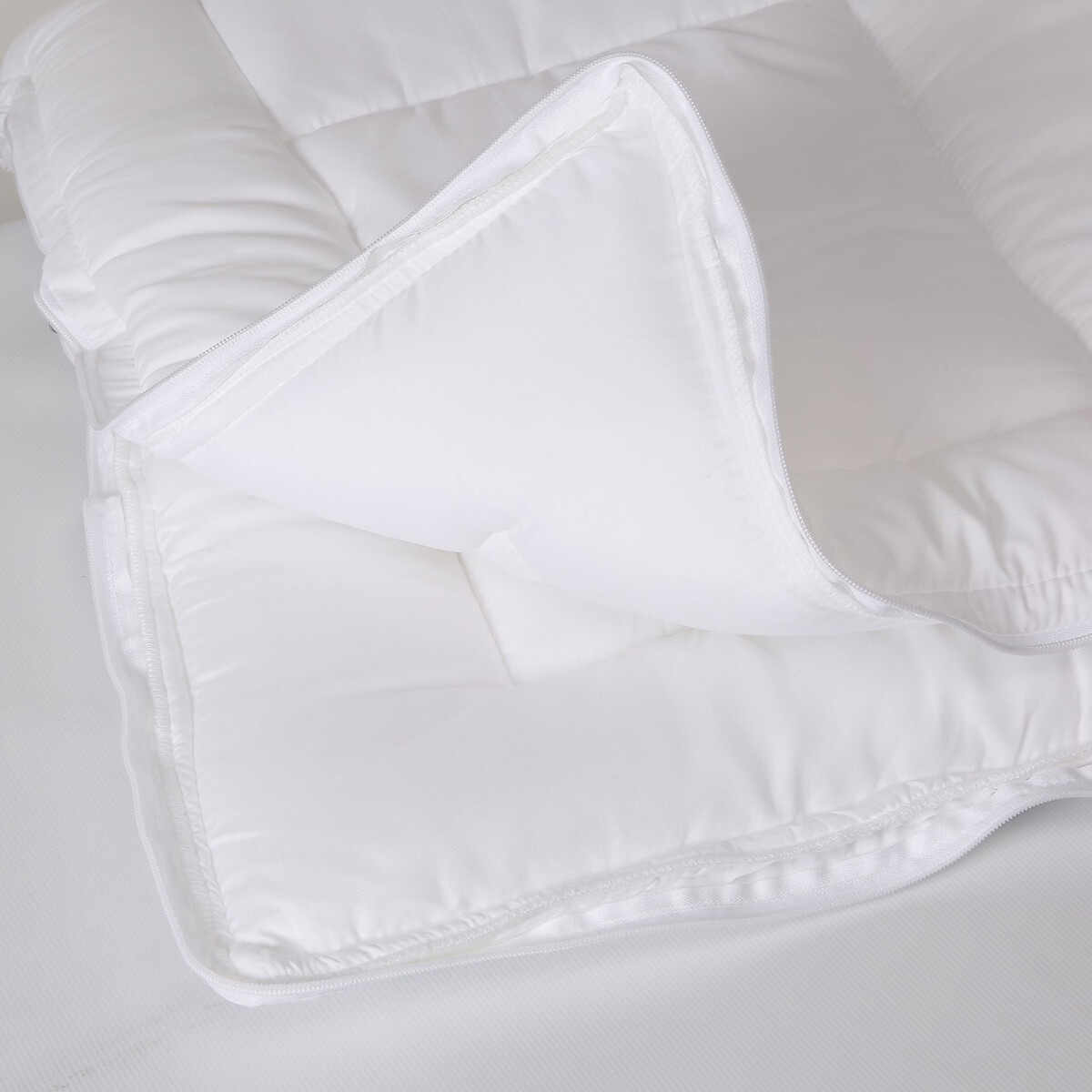 Deep Luxury Dual Layer Mattress Topper white, THE FINE BEDDING COMPANY
