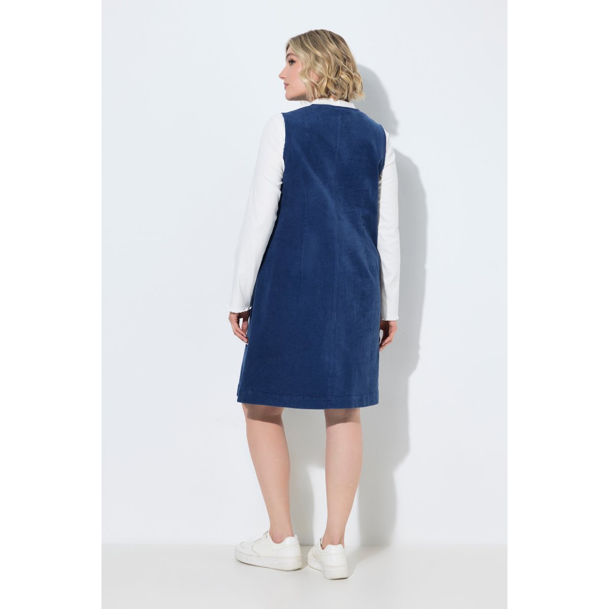 Robe en velours côtelé bleu encre, ULLA POPKEN