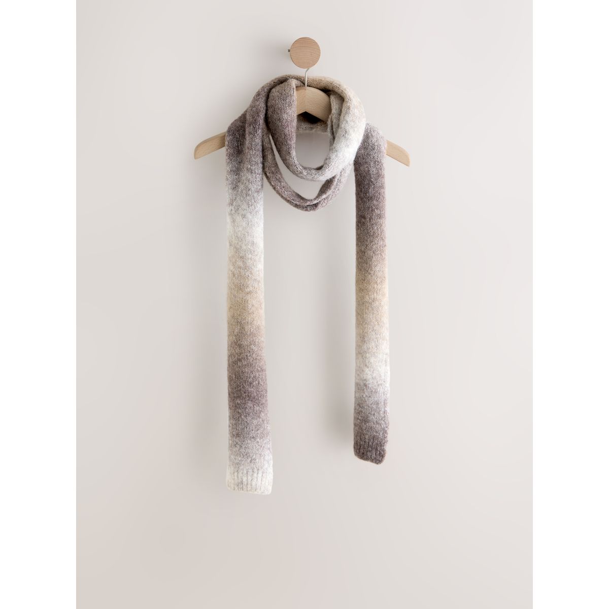Écharpe couverture en maille effet brossé avoine ombre, NEXT