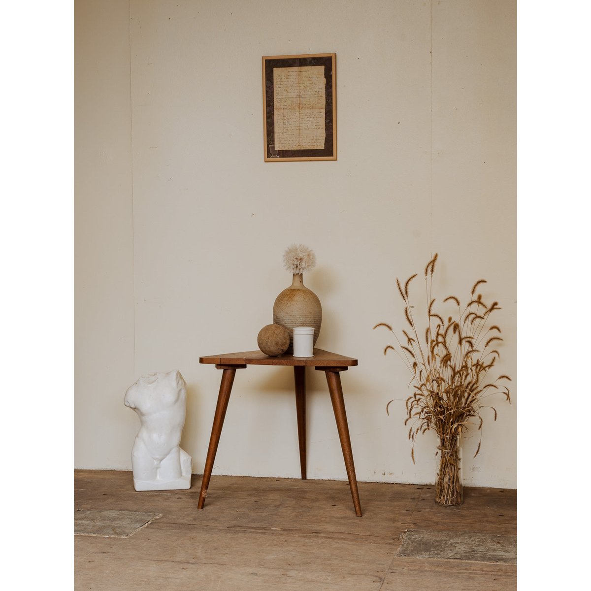 Table d'appoint en bois Hanna N°1354 - Bon état bois foncé, DEBONGOUT