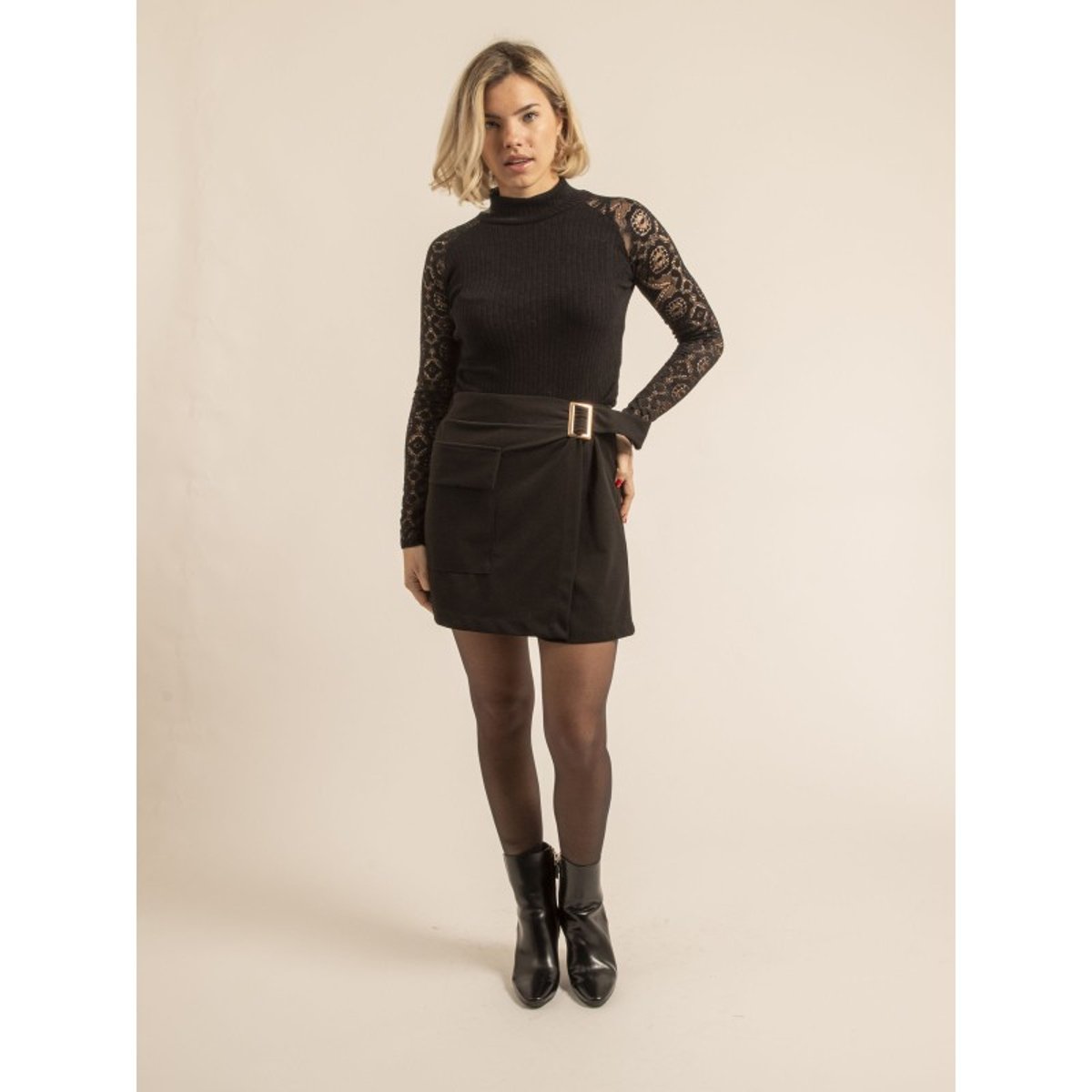 Jupe Short Xeparine noir, DONA LISA