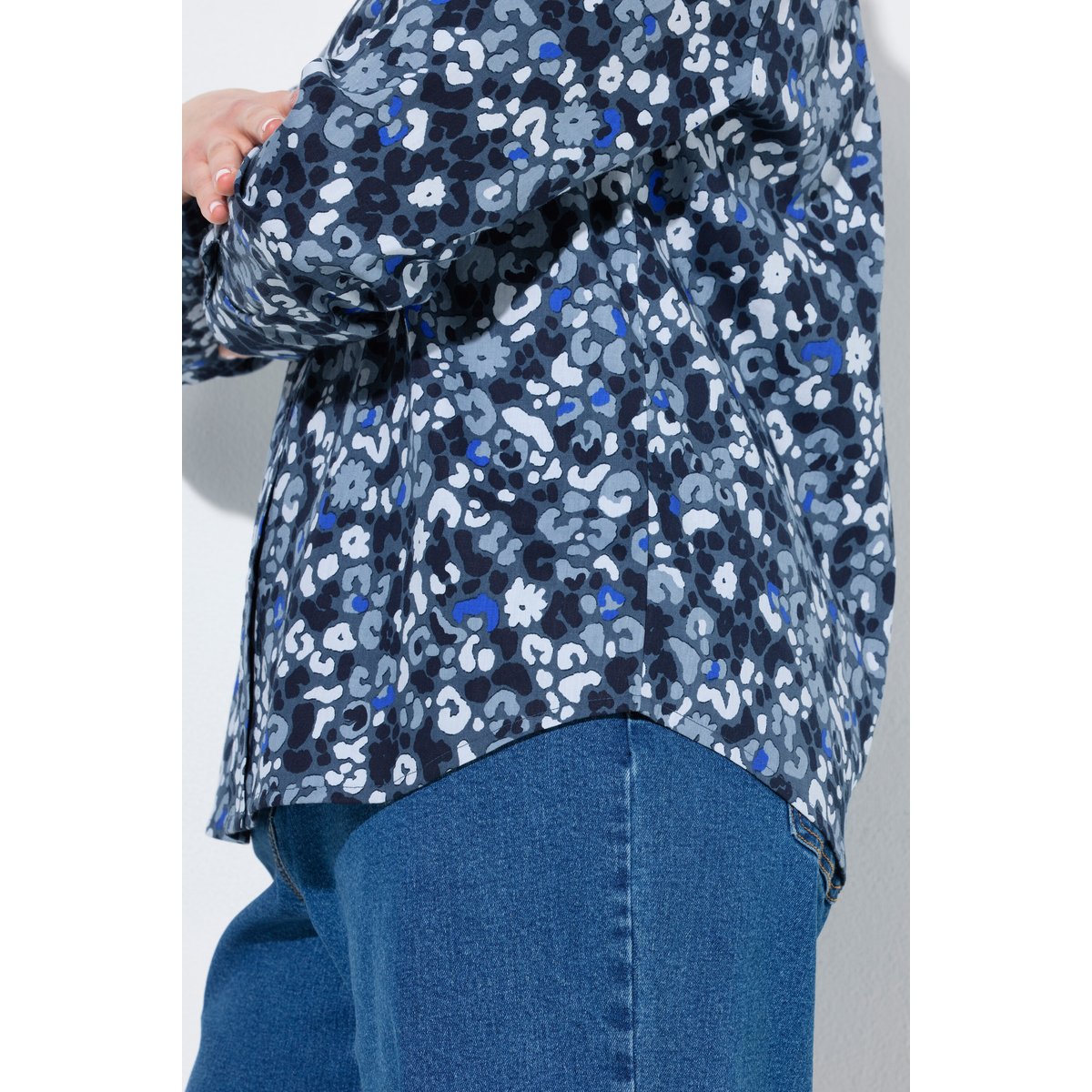 Chemisier motif léopard et ruchés bleu jean mat, ULLA POPKEN