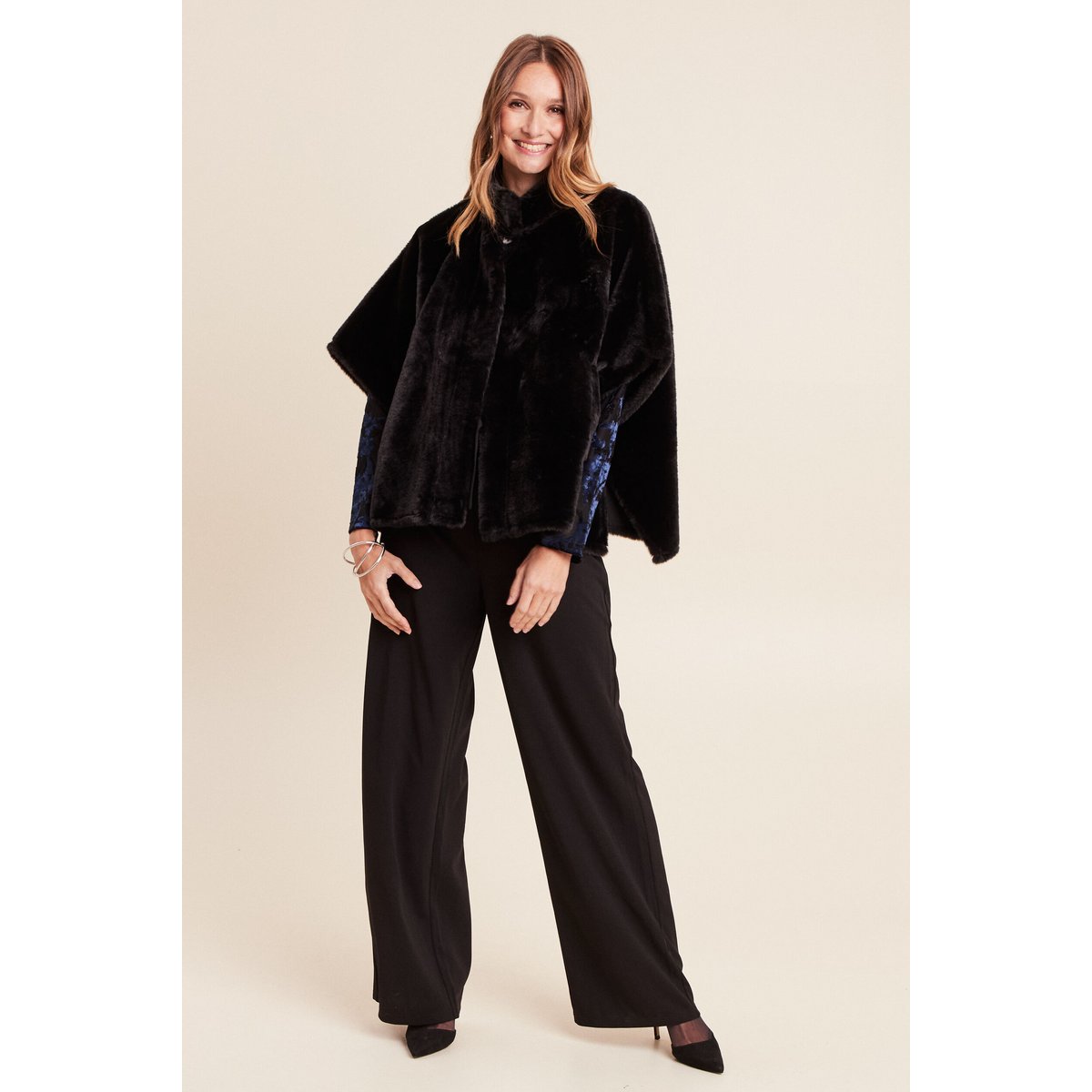 Poncho cape noir, BREAL