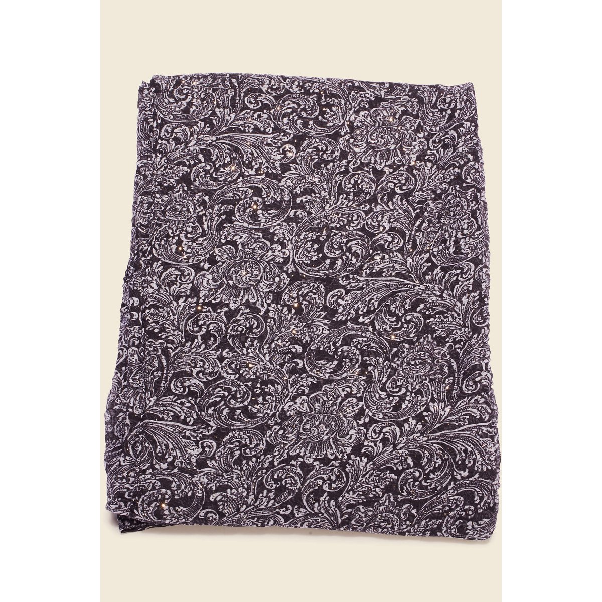 Foulard noir, BONOBO