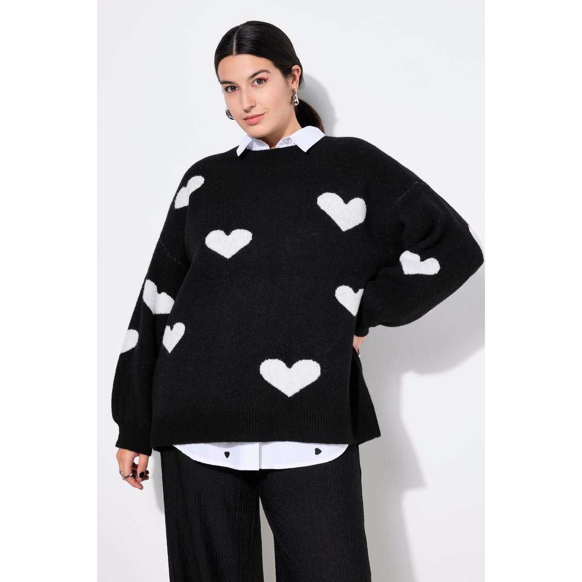 Pull oversize, motifs cœurs noir, STUDIO UNTOLD