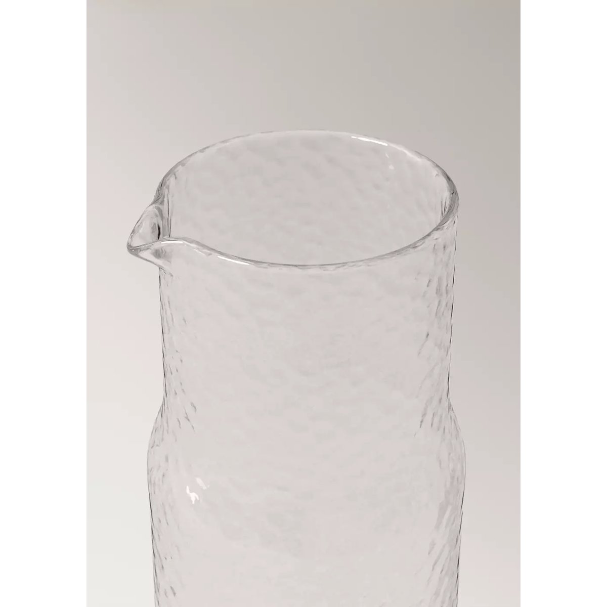 Carafe en verre martelé blanc cassé, MANGO HOME
