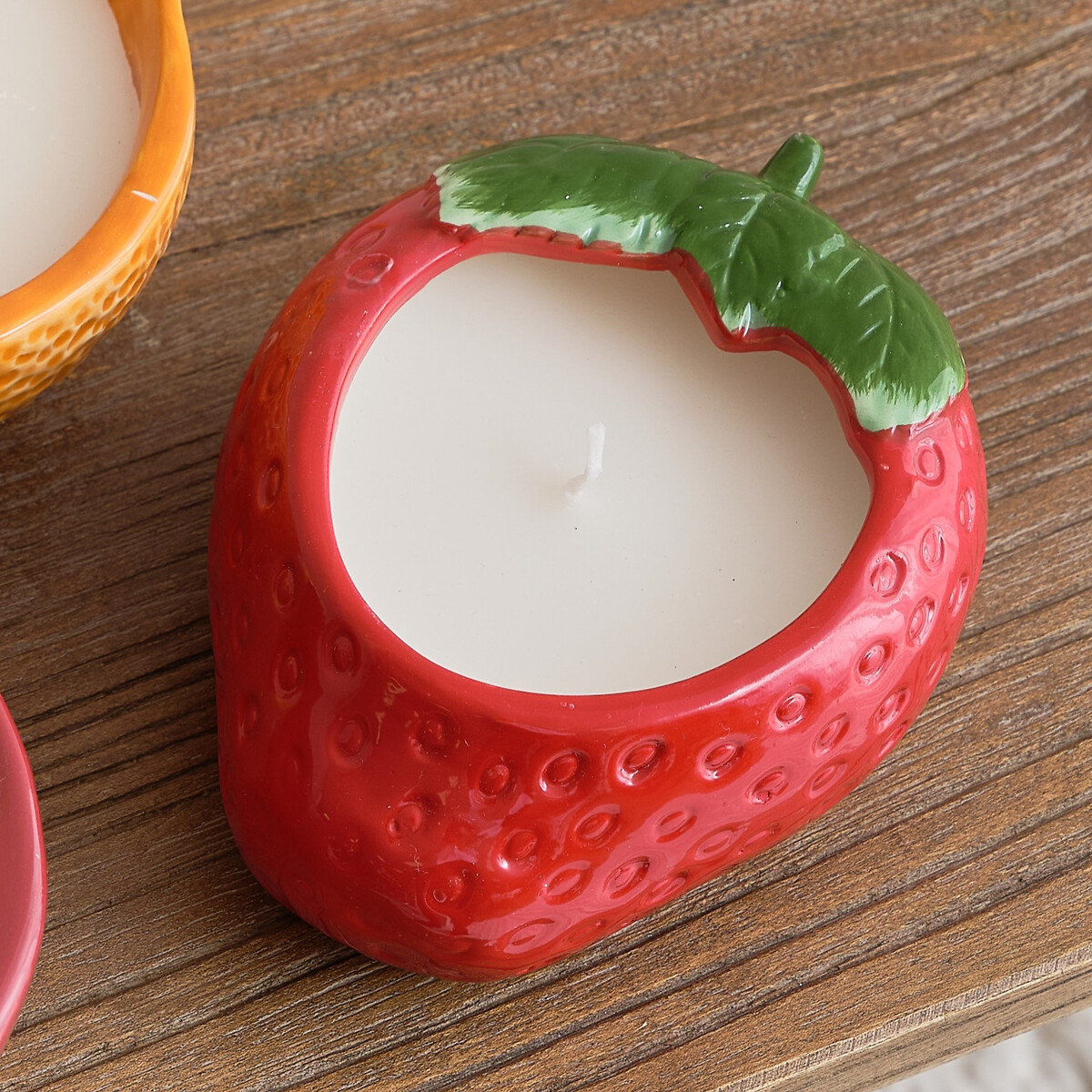 Strawberry Ceramic Candle red, SO'HOME