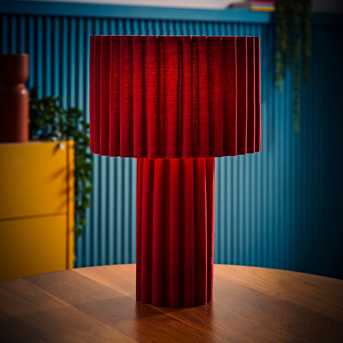 Lucinda Colour Drench Ribbed Full Fabric Table Lamp red, SO'HOME
