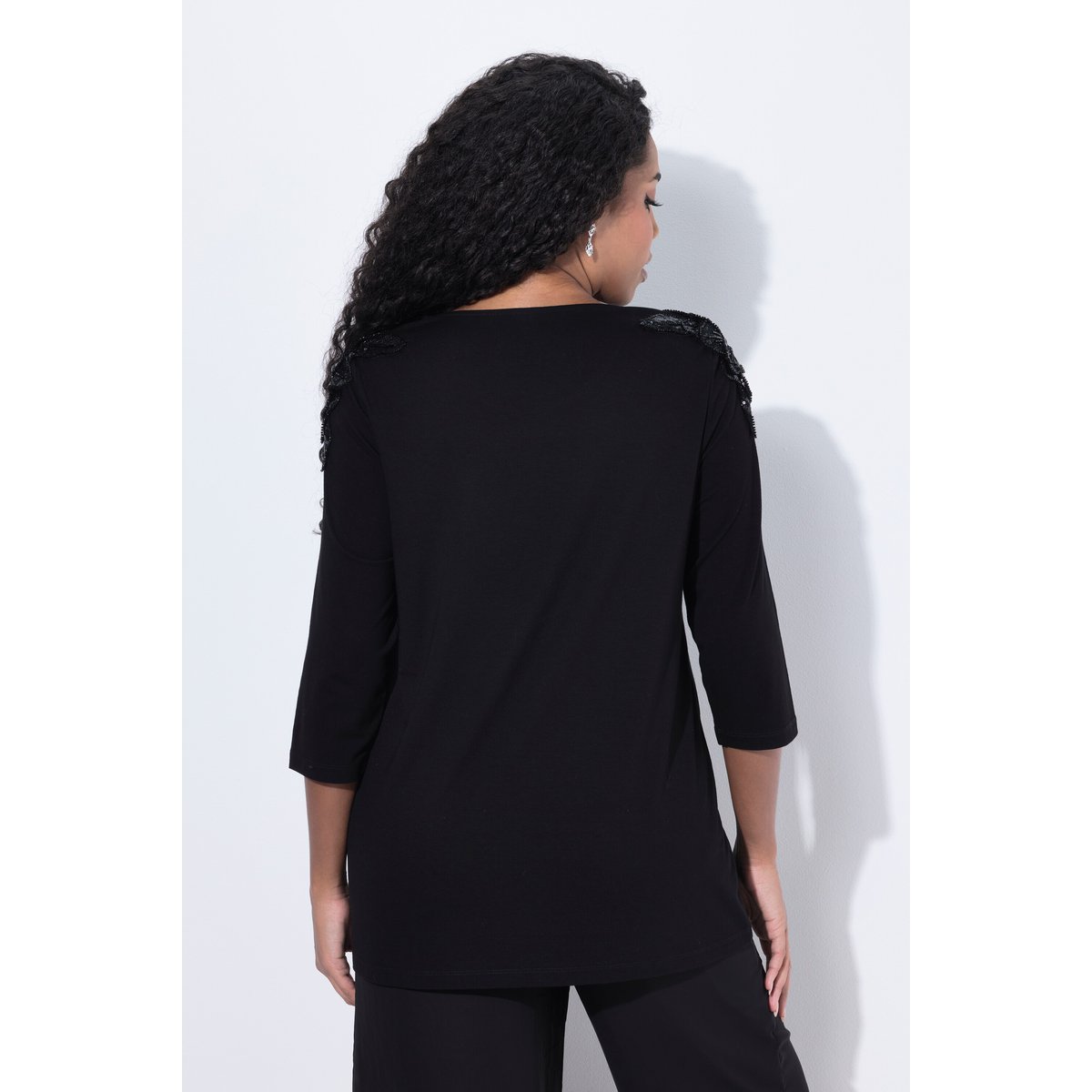 T-shirt avec fleurs en paillettes sequins noir, ULLA POPKEN