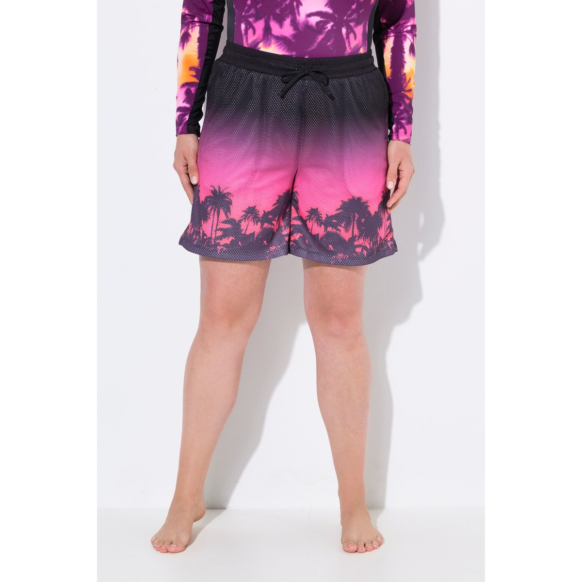 Short technique en mesh. Imprimé palmiers. noir, ULLA POPKEN
