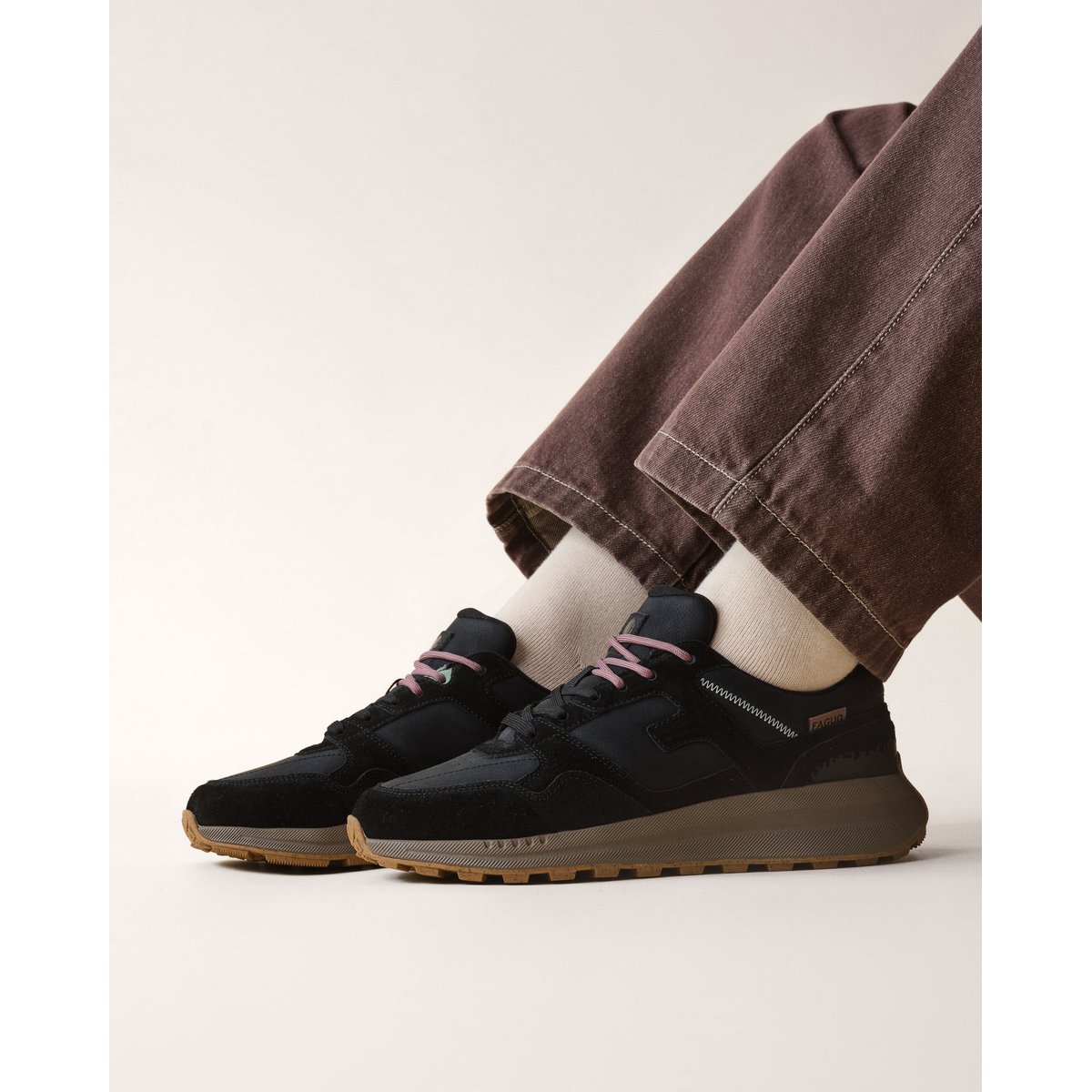 Baskets running en cuir noir, FAGUO