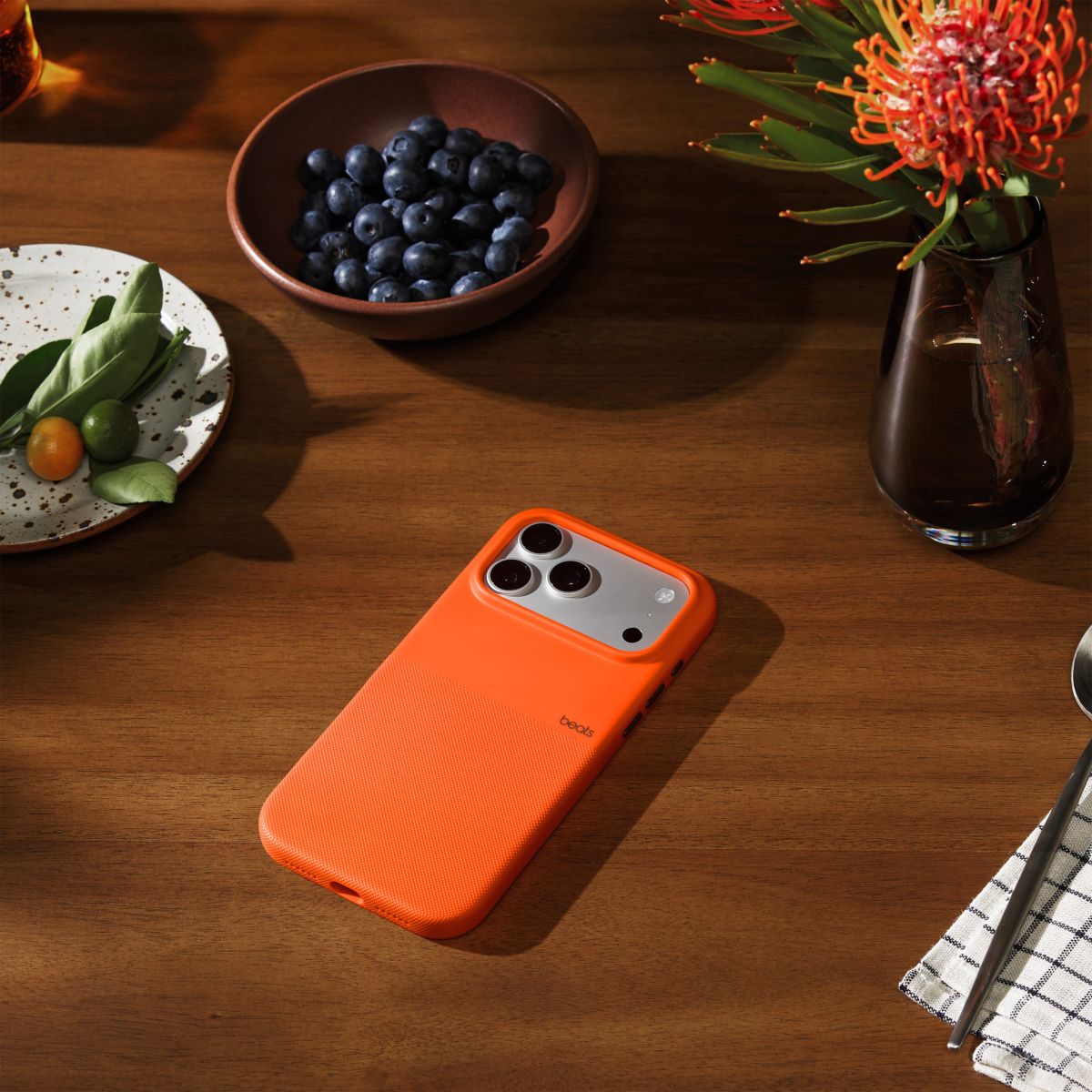 Coque iPhone 17 Pro Max MagSafe Orange Sierra couleur unique, BEATS BY DR,DRE