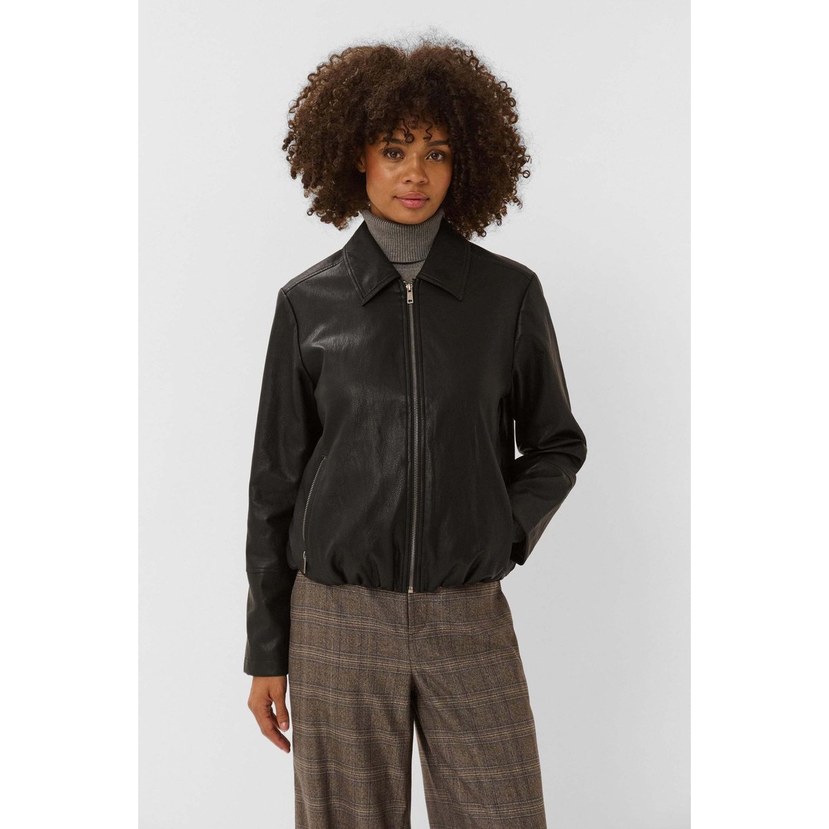 Manteau noir, CULTURE