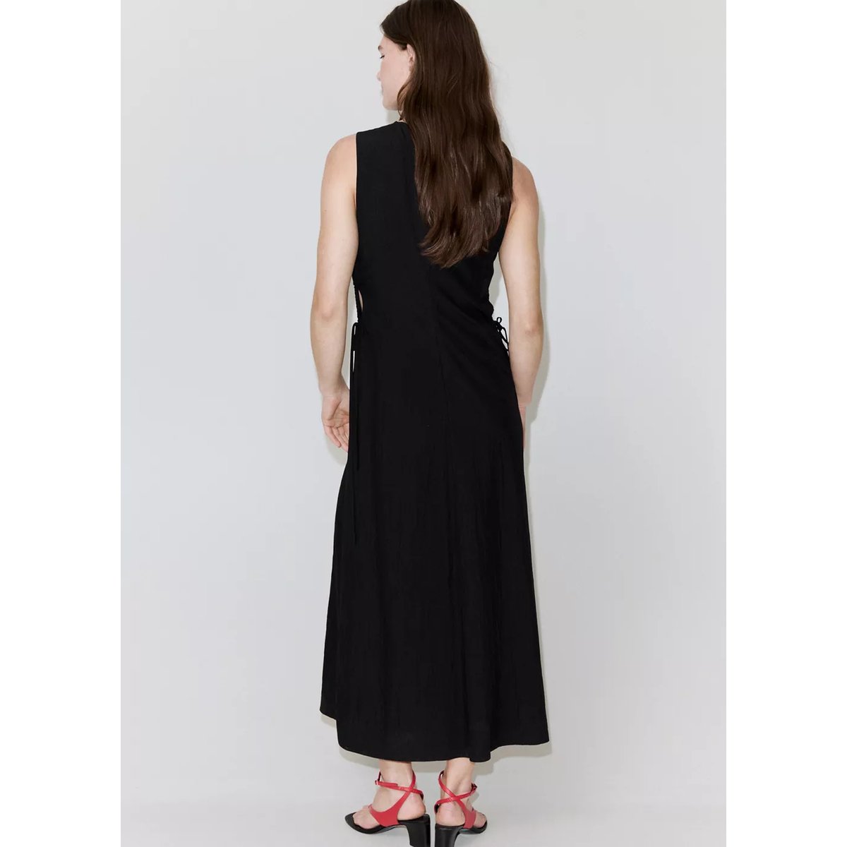 Robe dévorée effet froissé noir, MANGO