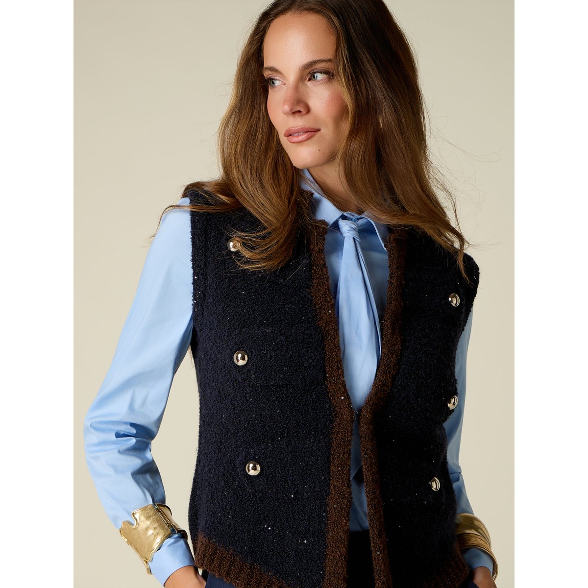 Gilet avec boutons bijoux bleu, OLTRE