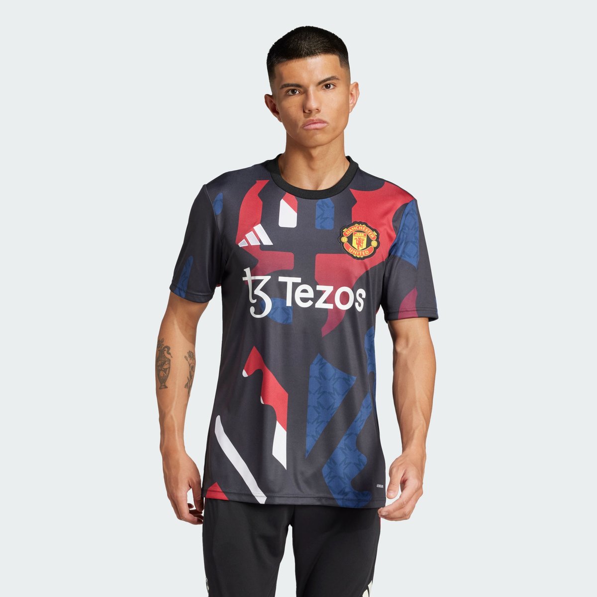 Maillot D'échauffement Manchester United 24/25 Maillot D'échauffement Manchester United 24/25 black / mufc red / off white / team coll burgundy 2, adidas Performance