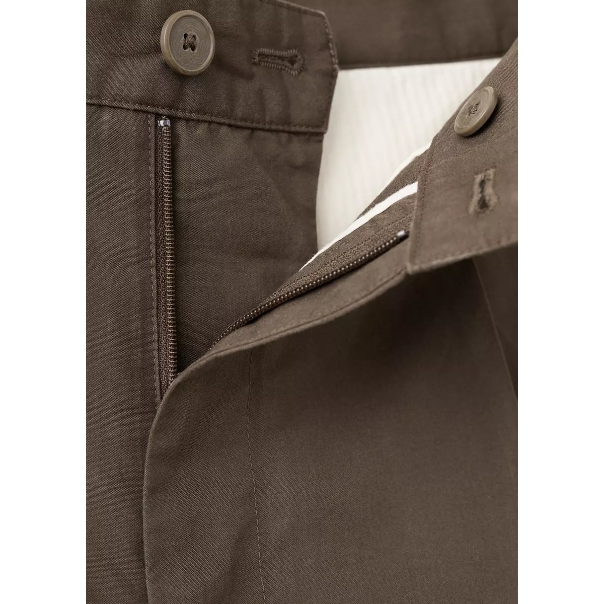 Bermuda en mélange de coton et lyocell à pinces marron, MANGO MAN
