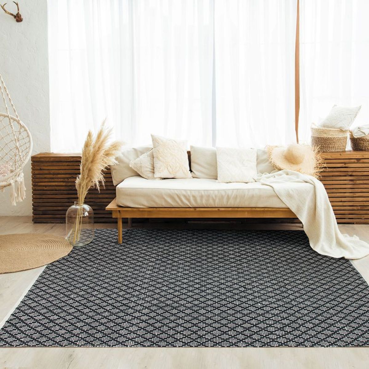 Tapis salon artisanal en coton écru noir, THE DECO FACTORY