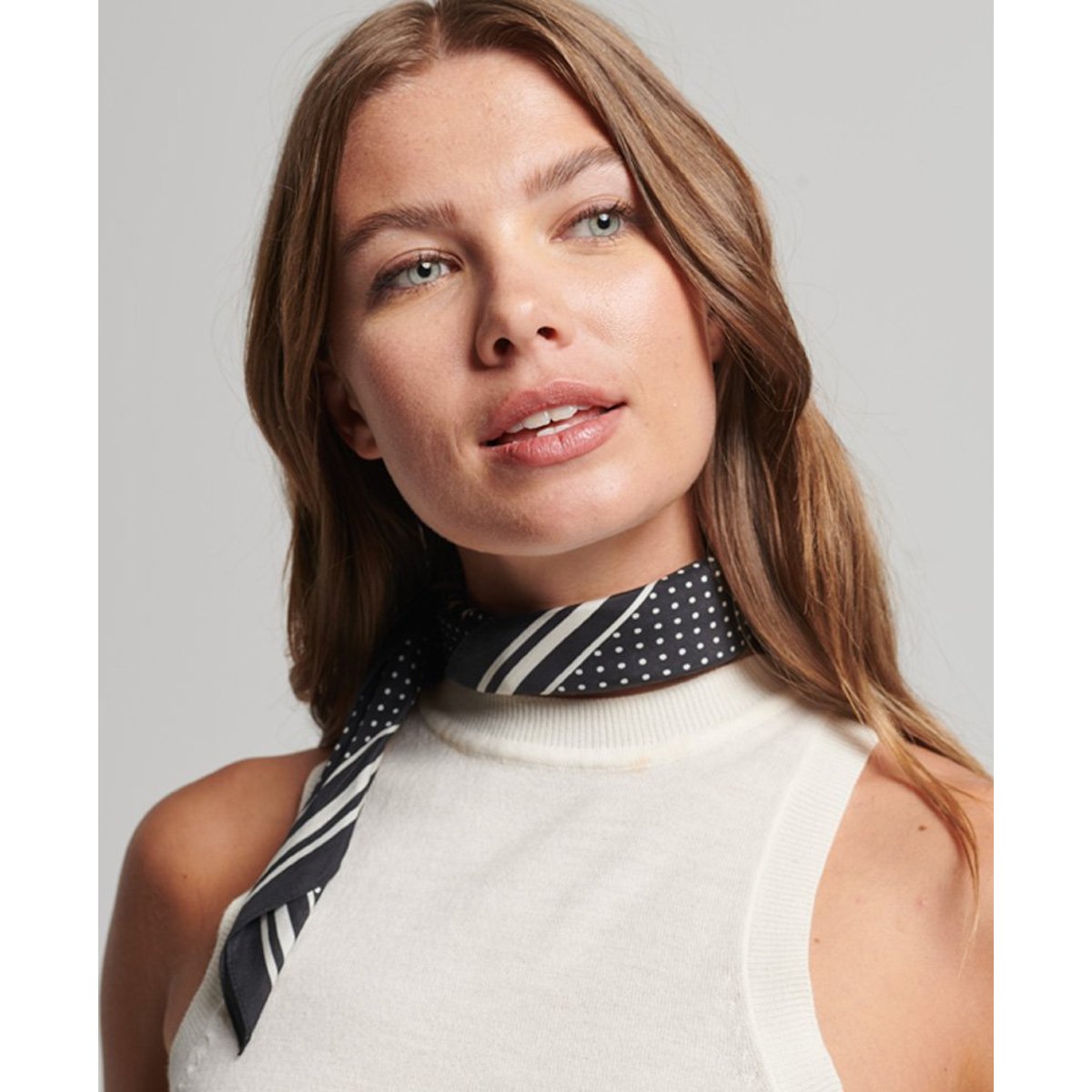 Foulard carré en soie imprimée motif à pois, SUPERDRY
