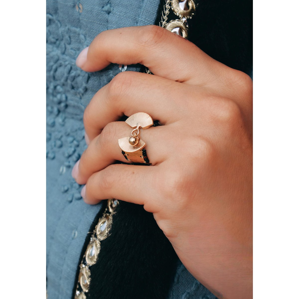 Bague cabochon central FEROY doré, HIPANEMA