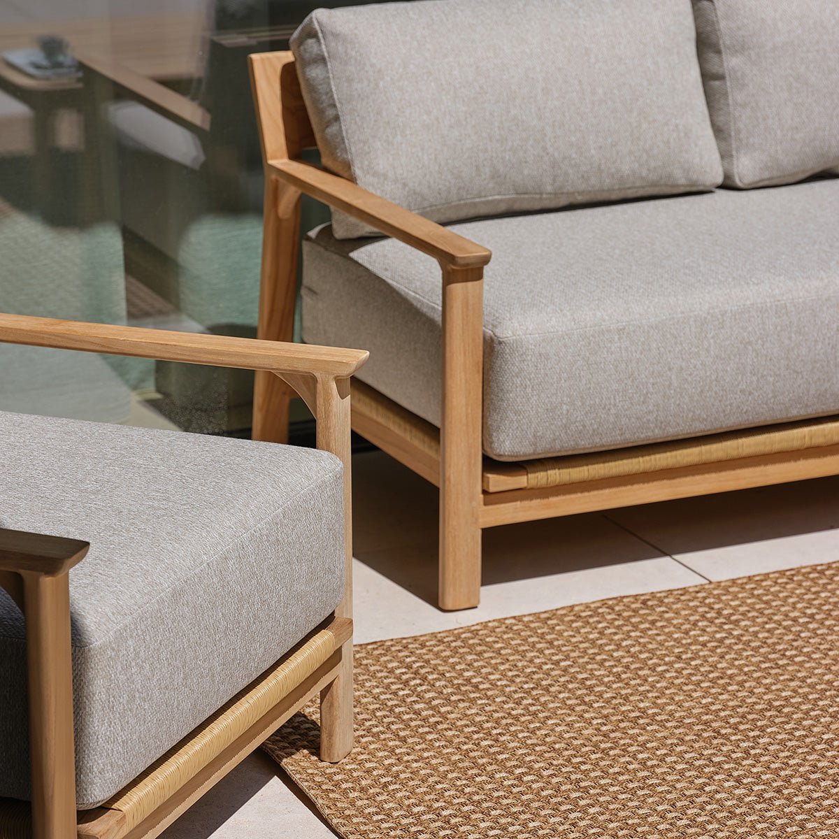 Salon de jardin bas en teck avec coussins gris chiné 5 personnes PIANA gris_chine, BERAH GETAH